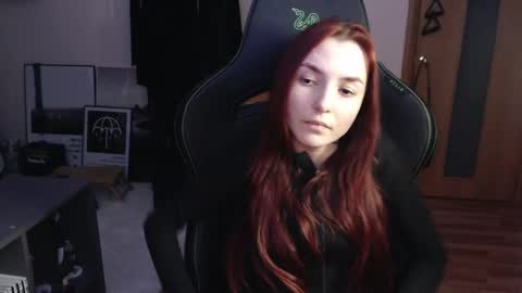 Snapshot of dead_girll chatting on 03-06-25, 10:15 freak online show from 03-06-25, 10:15