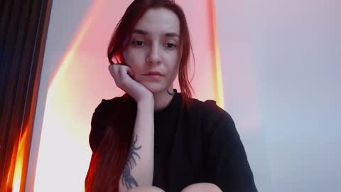 Snapshot of dead_girll chatting on 09-17-25, 02:24 freak online show from 09-17-25, 02:24