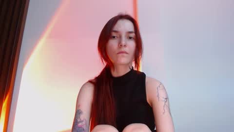 Snapshot of dead_girll chatting on 09-18-25, 09:17 freak online show from 09-18-25, 09:17