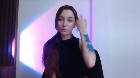 Snapshot of dead_girll chatting on 10-12-25, 11:37 freak online show from 10-12-25, 11:37