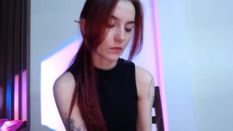 Snapshot of dead_girll chatting on 10-17-25, 10:12 freak online show from 10-17-25, 10:12