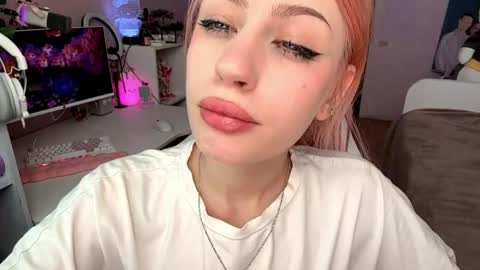 Maggie online show from 04-29-26, 01:43