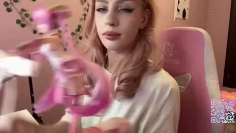 Maggie online show from 05-04-26, 12:12
