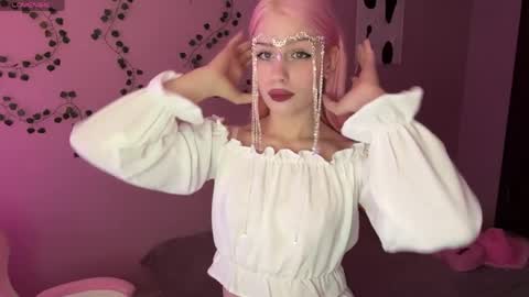 Maggie online show from 05-21-26, 01:51