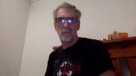 deanofflove2210 online show from 12-16-24, 07:48