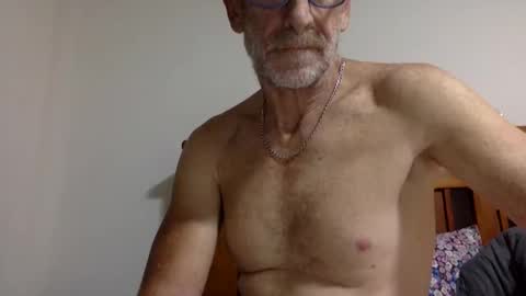 deanofflove2210 online show from 02-11-25, 04:11
