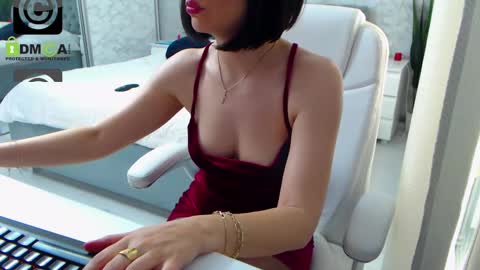 Elly online show from 02-17-25, 10:07