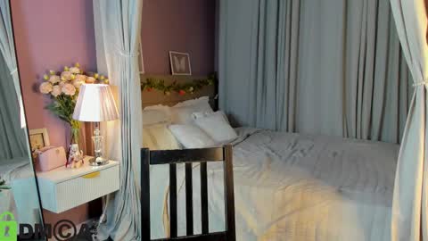 Snapshot of dearly_emily chatting on 02-15-26, 05:20 Emily GMT2 Mon 10 AM - 4 PM Wed 10 AM - 4 PM Thu 10 AM - 4 PM Fri 10 AM - 4 PM Sat 10 AM - 4 PM online show from 02-15-26, 05:20