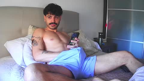 Snapshot of dearsweetboyz chatting on 12-28-24, 12:45 Pablo online show from 12-28-24, 12:45