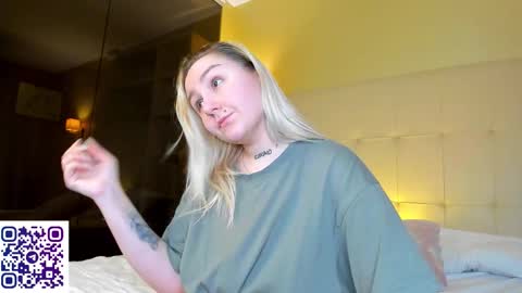 Snapshot of debbie_taylor chatting on 11-15-25, 05:20 Debbie Mon Tue Fri Sun Sat GMT 3 1000am - 0400pm online show from 11-15-25, 05:20