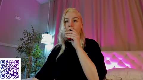 Snapshot of debbie_taylor chatting on 11-27-25, 04:20 Debbie Mon Tue Fri Sun Sat GMT 3 1000am - 0400pm online show from 11-27-25, 04:20