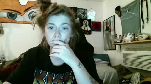 Snapshot of debbieafterhours69 chatting on 11-22-25, 04:11 DEBBIE online show from 11-22-25, 04:11