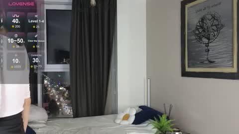 Snapshot of debihenks chatting on 10-14-25, 05:14 Eva online show from 10-14-25, 05:14