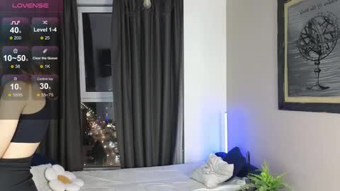 Snapshot of debihenks chatting on 10-21-25, 05:02 Eva online show from 10-21-25, 05:02