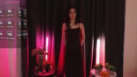 Snapshot of debihenks chatting on 11-19-25, 05:13 Eva online show from 11-19-25, 05:13