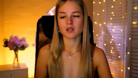 Snapshot of deboralarson chatting on 11-13-25, 03:49 Debora online show from 11-13-25, 03:49