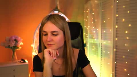 Snapshot of deboralarson chatting on 03-08-26, 05:44 Debora online show from 03-08-26, 05:44