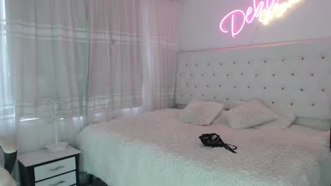 Snapshot of deboramom chatting on 02-09-25, 07:30 DeboraMom online show from 02-09-25, 07:30