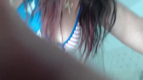 Snapshot of deboramom chatting on 03-04-25, 11:22 DeboraMom online show from 03-04-25, 11:22