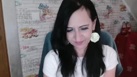 Snapshot of debramilf chatting on 06-25-26, 05:23 DebraMilf online show from 06-25-26, 05:23