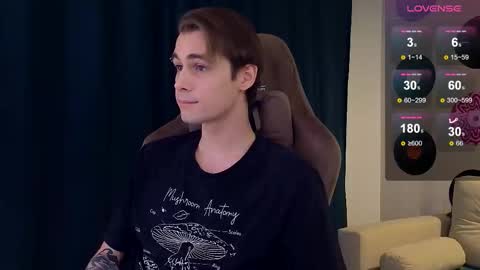 Snapshot of debugmee chatting on 02-04-26, 10:04 Samuel online show from 02-04-26, 10:04