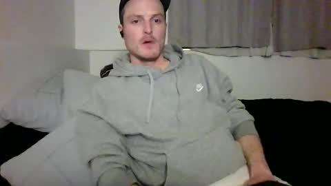 Dee4dayz online show from 04-27-26, 01:36