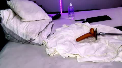 Snapshot of dee_waters chatting on 03-08-26, 02:04 Tikhomirov old usersname Instagram- tikhomirovandreea17 Twitter DeeaOfficial17 online show from 03-08-26, 02:04