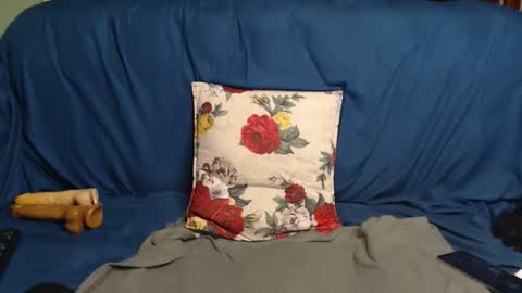 Dee online show from 03-12-26, 10:05