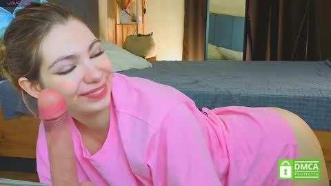 Sophie online show from 05-12-26, 08:11