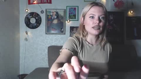 deepholedayss online show from 04-12-26, 12:54