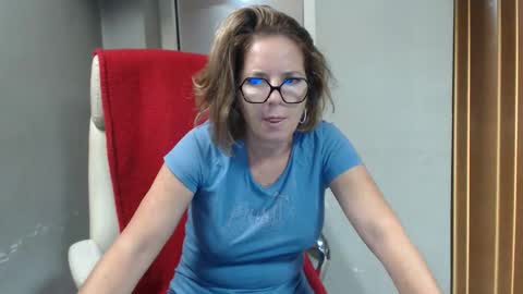 hi guys i m a cute milf i m here for good time and nice people pls be respectfool and enjoy me online show from 09-30-25, 08:52
