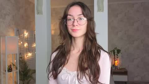 Snapshot of defeded_lovee chatting on 09-29-25, 07:08 Amy online show from 09-29-25, 07:08