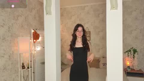 Snapshot of defeded_lovee chatting on 10-11-25, 08:40 Amy online show from 10-11-25, 08:40