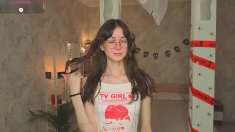 Snapshot of defeded_lovee chatting on 10-29-25, 07:26 Amy online show from 10-29-25, 07:26