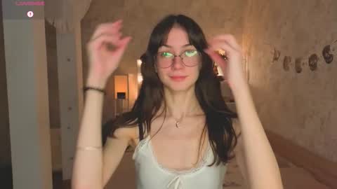 Snapshot of defeded_lovee chatting on 11-02-25, 07:38 Amy online show from 11-02-25, 07:38