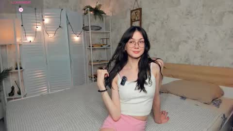 Snapshot of defeded_lovee chatting on 11-15-25, 07:43 Amy online show from 11-15-25, 07:43