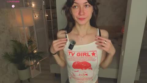 Snapshot of defeded_lovee chatting on 11-20-25, 10:09 Amy online show from 11-20-25, 10:09