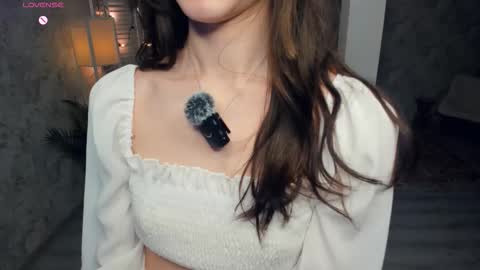 Snapshot of defeded_lovee chatting on 11-26-25, 07:48 Amy online show from 11-26-25, 07:48