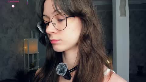 Snapshot of defeded_lovee chatting on 12-17-25, 07:09 Amy online show from 12-17-25, 07:09