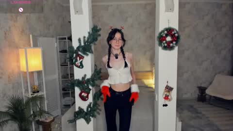 Snapshot of defeded_lovee chatting on 12-22-25, 07:33 Amy online show from 12-22-25, 07:33