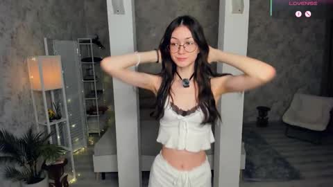 Snapshot of defeded_lovee chatting on 02-26-26, 08:52 Amy online show from 02-26-26, 08:52