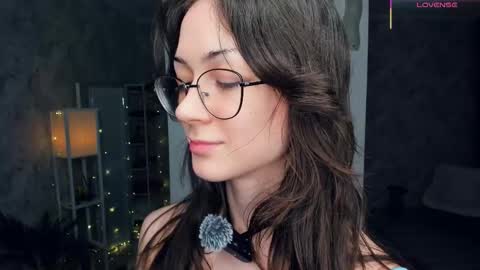 Snapshot of defeded_lovee chatting on 03-01-26, 08:33 Amy online show from 03-01-26, 08:33