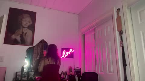 Tori online show from 09-17-25, 03:52