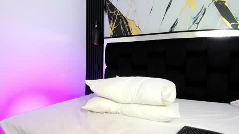 Snapshot of dei_v_48 chatting on 12-13-24, 08:20 DEIVY online show from 12-13-24, 08:20