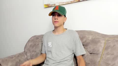 Snapshot of dei_v_48 chatting on 01-15-25, 07:34 DEIVY online show from 01-15-25, 07:34