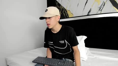 Snapshot of dei_v_48 chatting on 01-28-25, 01:50 DEIVY online show from 01-28-25, 01:50