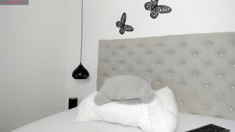 Snapshot of dei_v_48 chatting on 01-28-25, 10:45 DEIVY online show from 01-28-25, 10:45