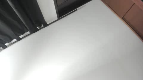 Snapshot of dei_v_48 chatting on 02-14-25, 11:31 DEIVY online show from 02-14-25, 11:31