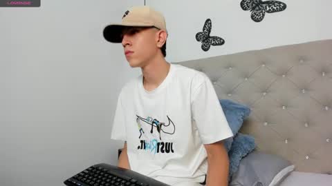 Snapshot of dei_v_48 chatting on 03-11-25, 05:38 DEIVY online show from 03-11-25, 05:38