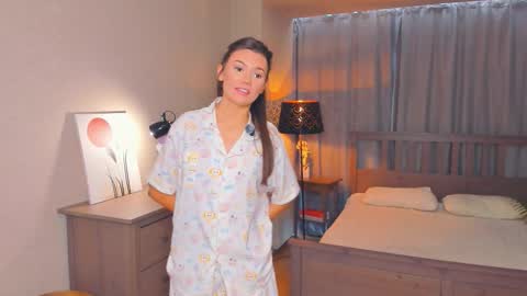 Snapshot of deidreluer chatting on 03-25-26, 07:14 Laura online show from 03-25-26, 07:14